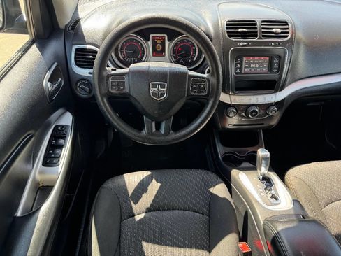 Used 2018 Dodge Journey SE image 16