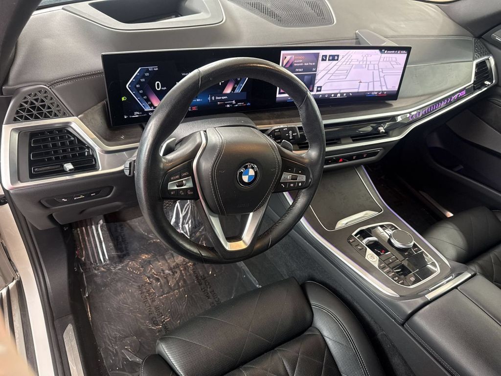 Used 2024 BMW X5 xDrive40i AWD/4WD image 11