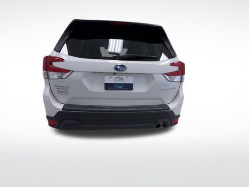 Used 2020 Subaru Forester Premium AWD/4WD image 7