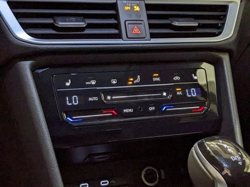 New 2025 Volkswagen Taos SE image 18