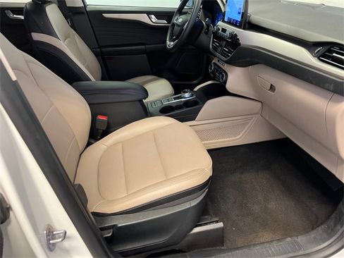 Used 2022 Ford Escape SEL w/ Technology Package image 11