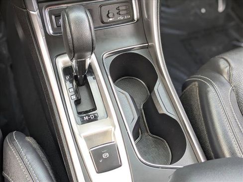 Used 2020 Subaru Ascent Limited w/ Technology Package image 12