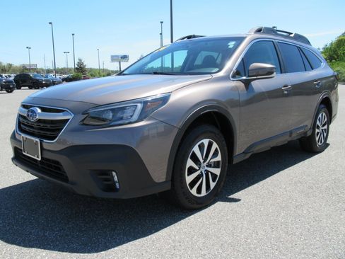 Used 2021 Subaru Outback Premium AWD/4WD image 3