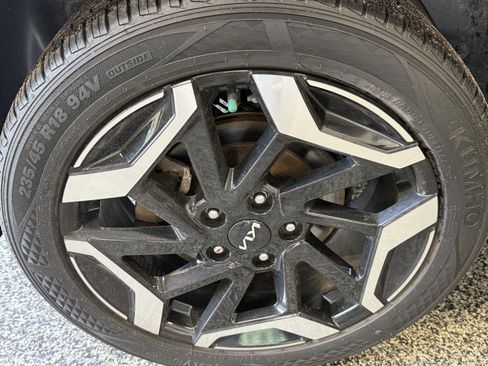 Used 2024 Kia Seltos SX AWD/4WD image 32