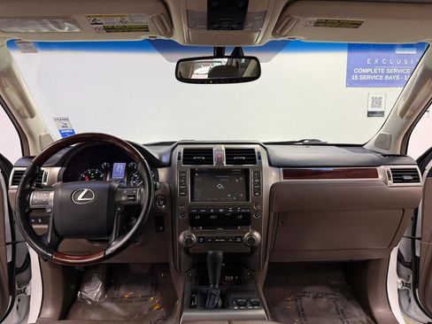 Used 2015 Lexus GX 460 w/ Premium Package image 9