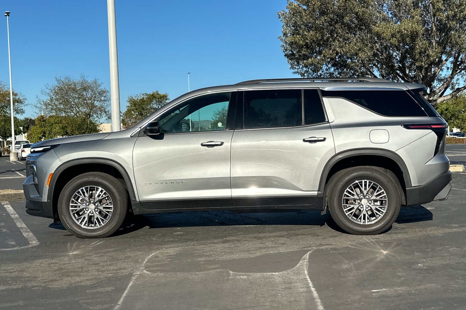 Used 2026 Chevrolet Traverse LT AWD/4WD image 7