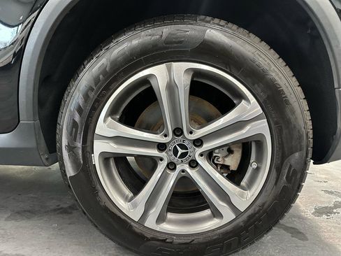 Used 2021 Mercedes-Benz GLC 300 4MATIC w/ Premium Package image 10