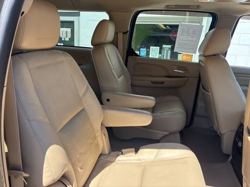 Used 2014 Cadillac Escalade ESV Premium AWD/4WD image 11