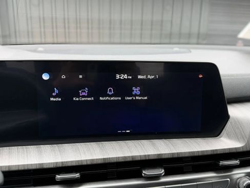 Used 2024 Kia Telluride EX image 37