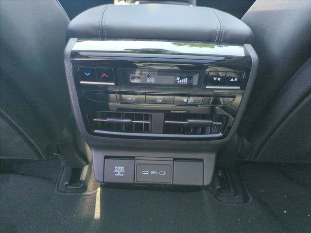 Used 2025 Acura MDX w/ Technology Package FWD image 18