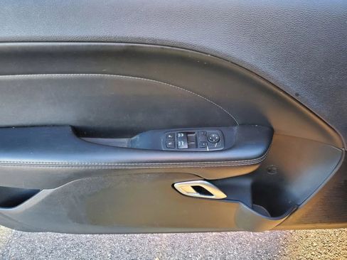 Used 2017 Dodge Challenger GT w/ GT Interior Package image 15