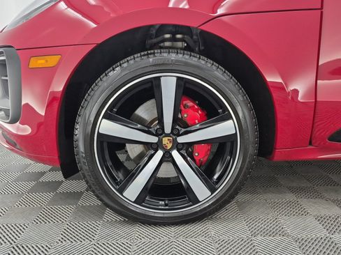 Certified 2023 Porsche Macan S AWD/4WD image 28