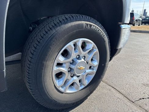 Certified 2024 Chevrolet Silverado 2500 LT image 9