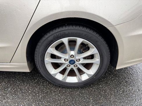 Used 2019 Ford Fusion SE image 32