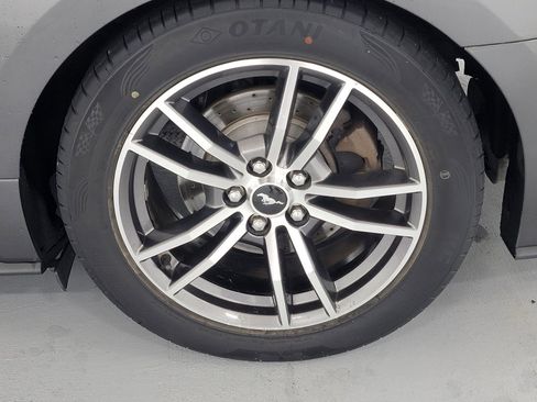 Used 2017 Ford Mustang Premium image 11