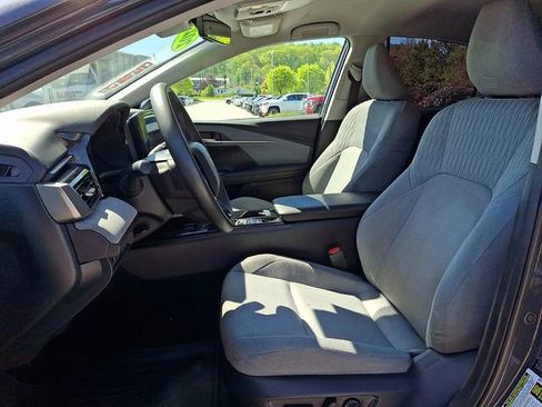 Certified 2025 Toyota Camry SE AWD/4WD image 13