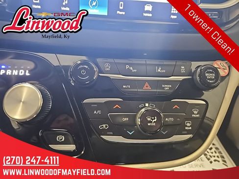 Used 2024 Chrysler Pacifica Touring-L FWD image 23