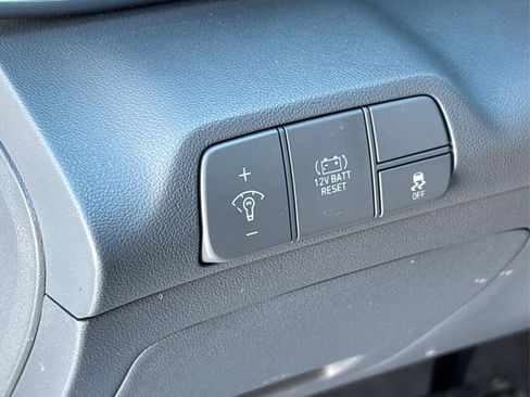 New 2025 Hyundai Elantra SEL FWD image 32