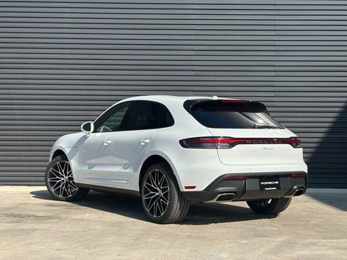 Certified 2026 Porsche Macan AWD/4WD image 3
