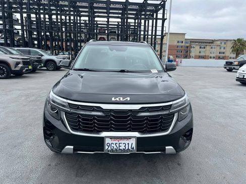 Used 2024 Kia Seltos EX FWD image 2