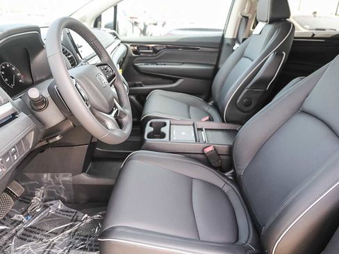 New 2026 Honda Odyssey Touring image 19