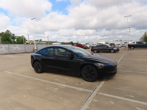 Used 2025 Tesla Model 3 Long Range image 7