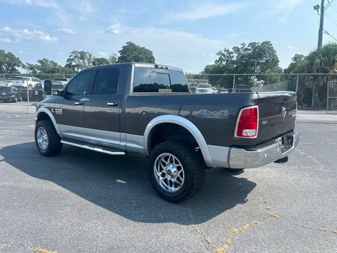 Used 2018 RAM 2500 Laramie AWD/4WD image 3