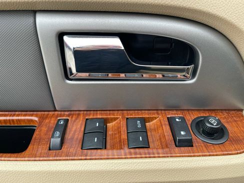 Used 2008 Ford Expedition EL Eddie Bauer image 26