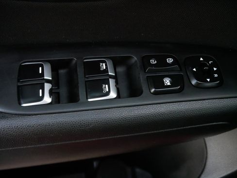 Used 2018 Kia Soul + image 19