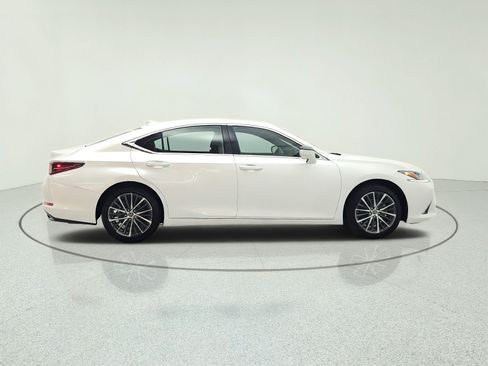 Used 2025 Lexus ES 350 w/ Premium Package FWD image 4