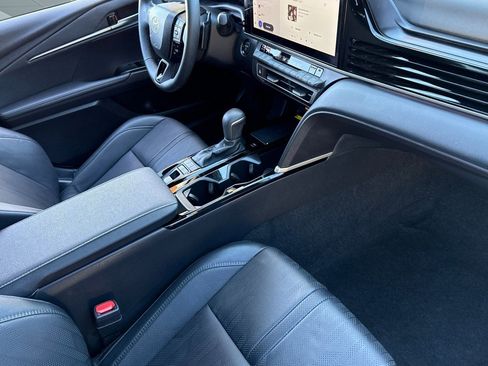 Used 2025 Toyota Camry XSE image 32