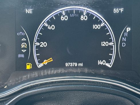 Used 2019 Jeep Grand Cherokee Laredo w/ Laredo X Package image 19