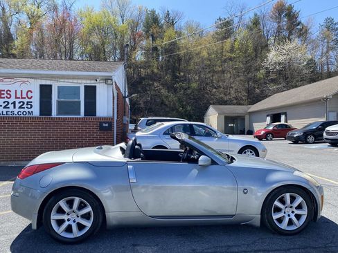 Used 2005 Nissan 350Z Touring image 12