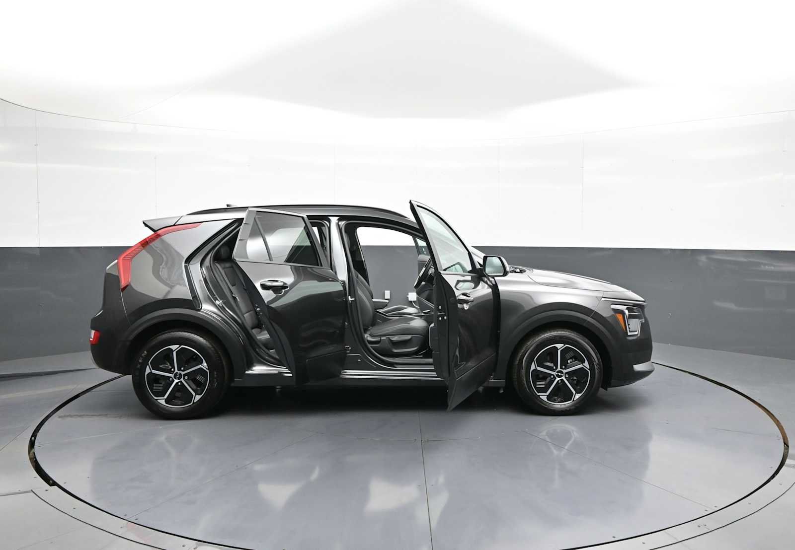 Certified 2025 Kia Niro EX w/ EX Cold Weather Package FWD image 40