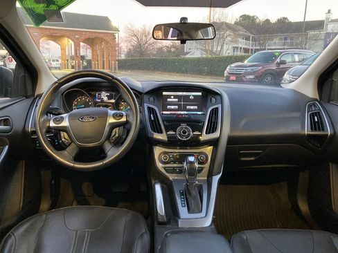 Used 2013 Ford Focus Titanium w/ Titanium Handling Pkg image 13