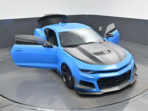Used 2022 Chevrolet Camaro SS image 45