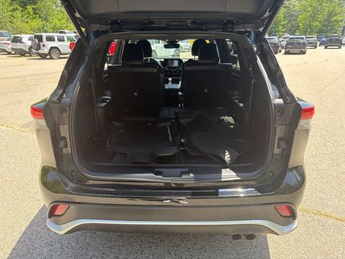 Used 2021 Toyota Highlander XSE AWD/4WD image 13