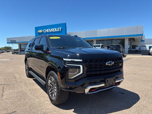 Used 2025 Chevrolet Suburban Z71 AWD/4WD image 2