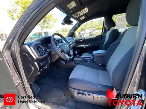 Used 2021 Toyota Tacoma TRD Off-Road w/ Technology Package AWD/4WD image 31
