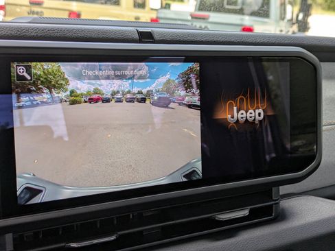 New 2025 Jeep Gladiator Sport image 23