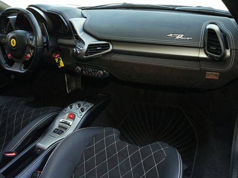 Used 2013 Ferrari 458 Spider RWD image 12