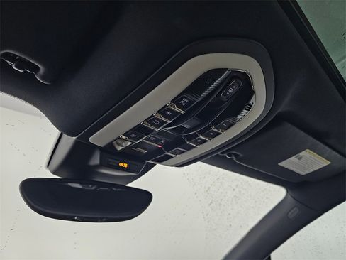 Used 2017 Porsche Macan S image 31