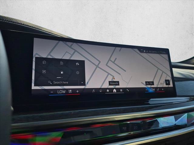 Used 2024 BMW 750e xDrive w/ Premium Package AWD/4WD image 12