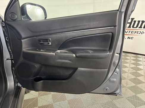 Used 2025 Mitsubishi Outlander Sport SE AWD/4WD image 24