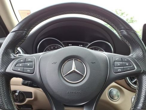 Used 2019 Mercedes-Benz GLA 250 4MATIC image 23