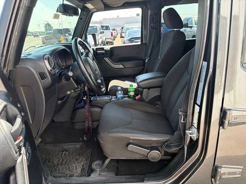 Used 2017 Jeep Wrangler Unlimited Sport w/ Quick Order Package 24S AWD/4WD image 2