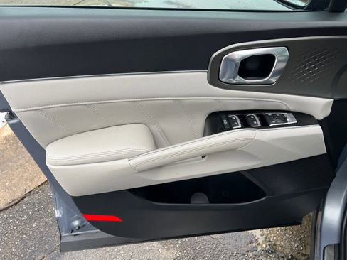 Certified 2023 Kia Sorento SX image 21