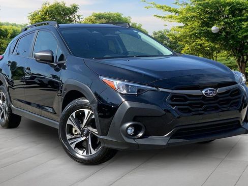 Used 2024 Subaru Crosstrek 2.0i Premium w/ Crosstrek Mirror Package AWD/4WD image 3