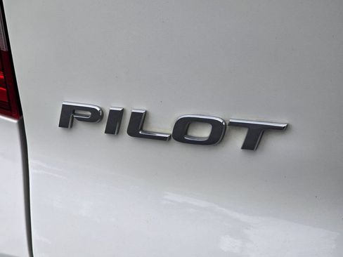 Used 2019 Honda Pilot LX image 15