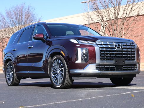 Used 2023 Hyundai Palisade Calligraphy image 1